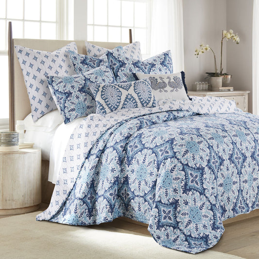 Homthreads Essella Indigo Quilt Set and Shams